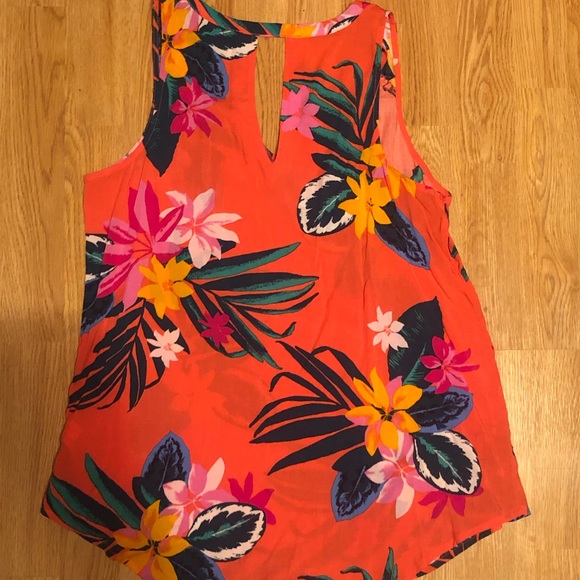 Tank - Picture 2 of 3